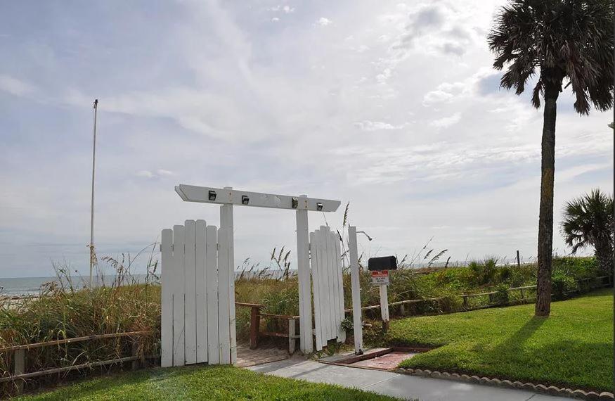 Sea Aire Oceanfront Inn Cocoa Beach Exterior photo